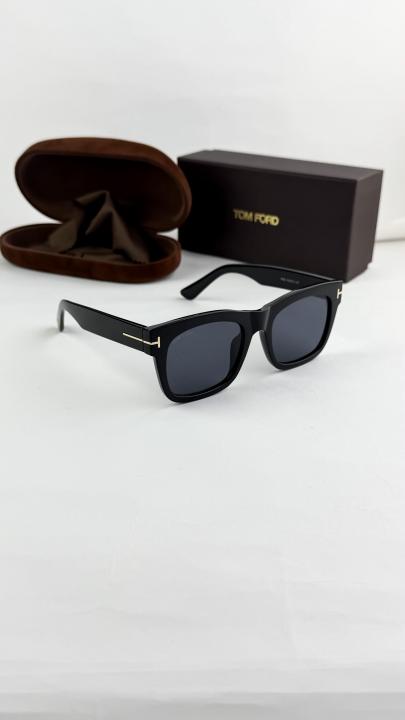 Tomford black 622
