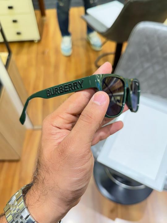 Burberr 4358 olive green