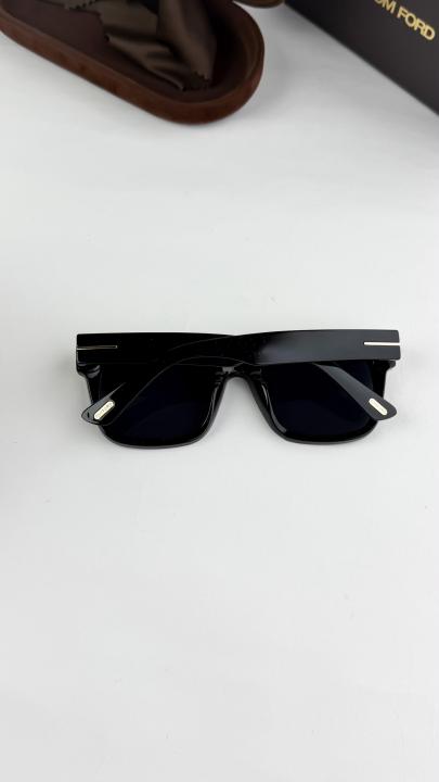 Tomford black 622