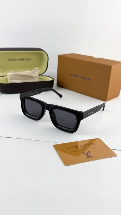 Loui vuitton black 7782