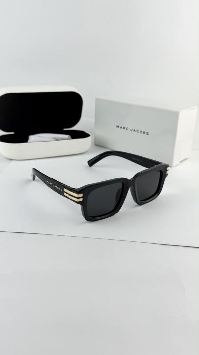 Marc Jacobs Black 1020