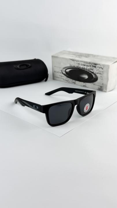 Oakley black 2262