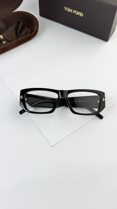 Tomford black plano 0283