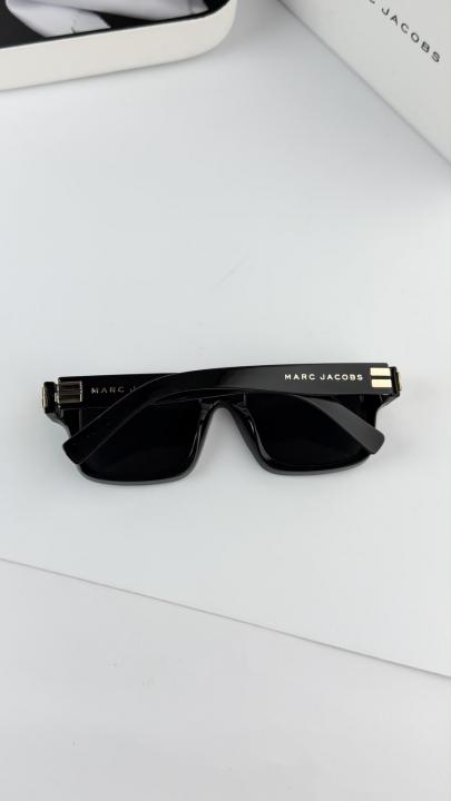 Marc Jacobs Black 1020