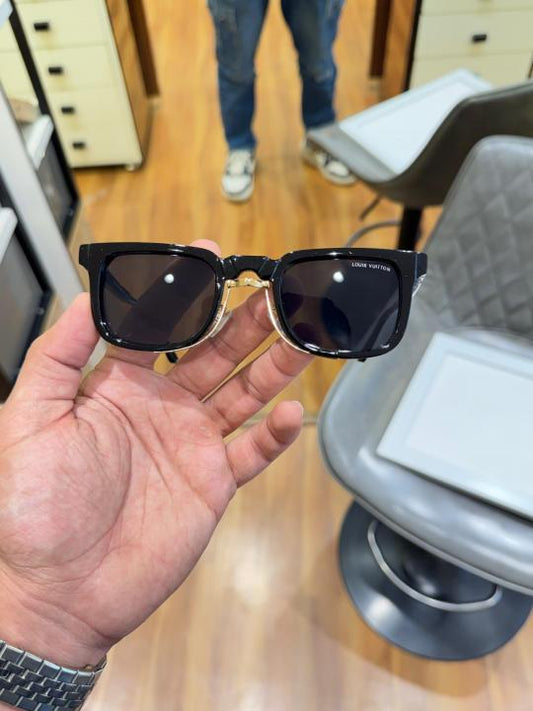 Louis vuitton 1008 black gold