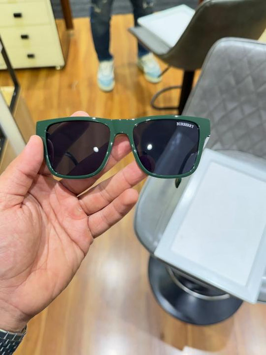 Burberr 4358 olive green