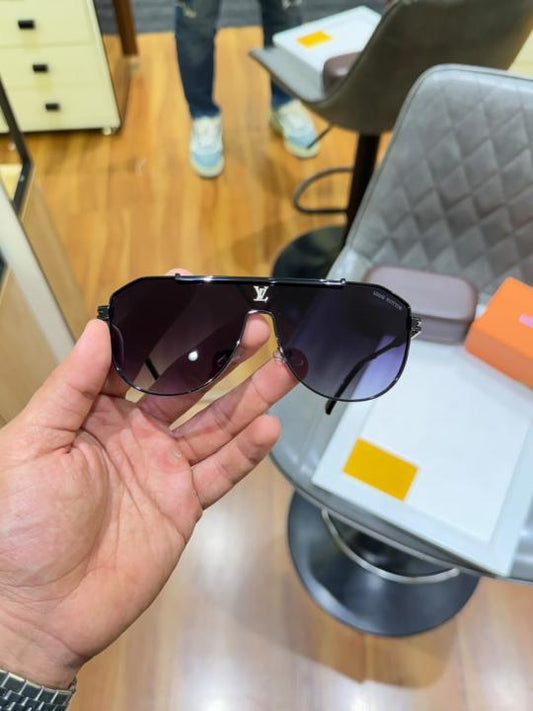 Louis vuitton 22295 black shaded
