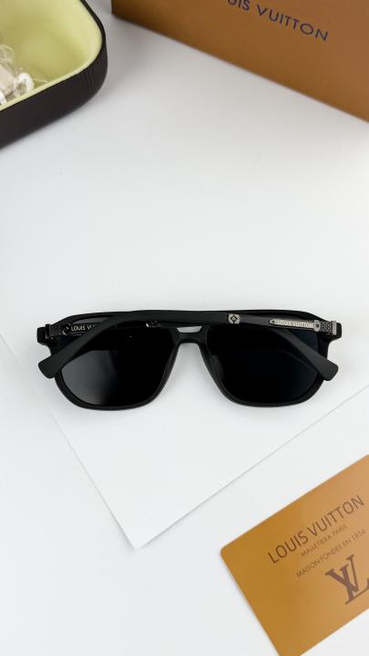 Louis vuitton black 1049