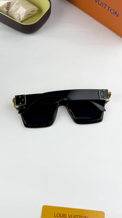 Louis vuitton gold black 65n