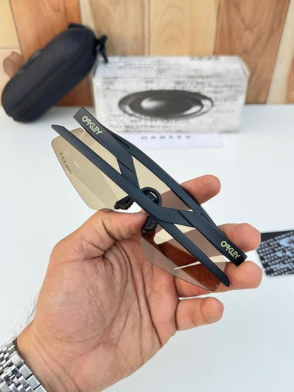 Oakley hydra 4929 black gold