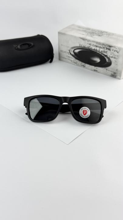 Oakley black 2262