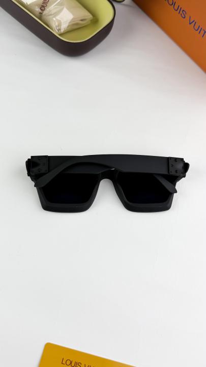 Louis vuitton black 65N