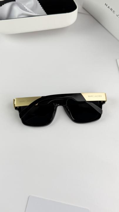 Marc Jacobs Gold Black 1004