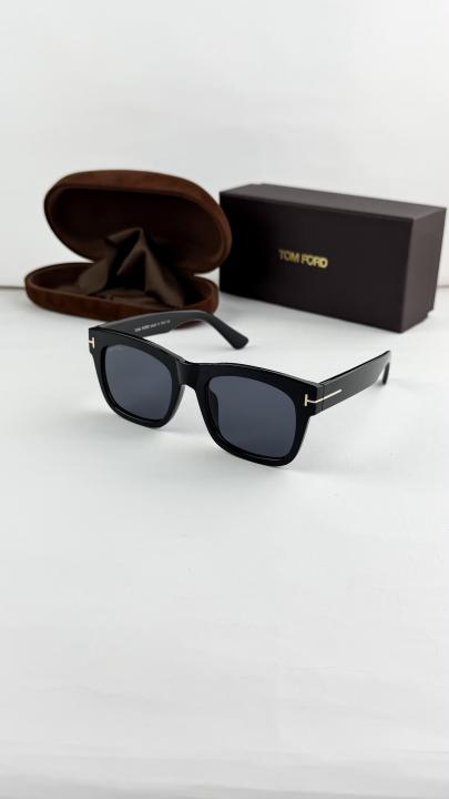 Tomford black 622