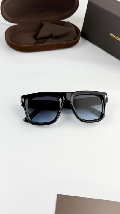 Tomford blue shaded 258