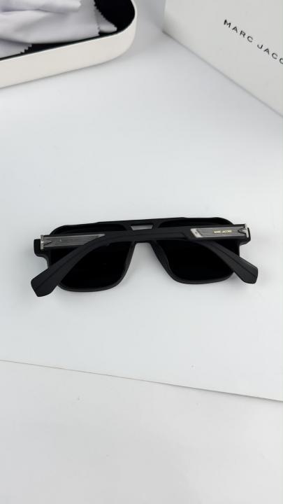 Marc Jacobs Black 1098