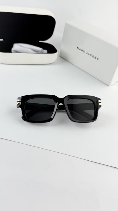 Marc Jacobs Black 1020