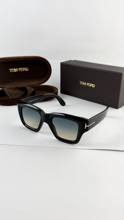 Tomford Gold Black 009