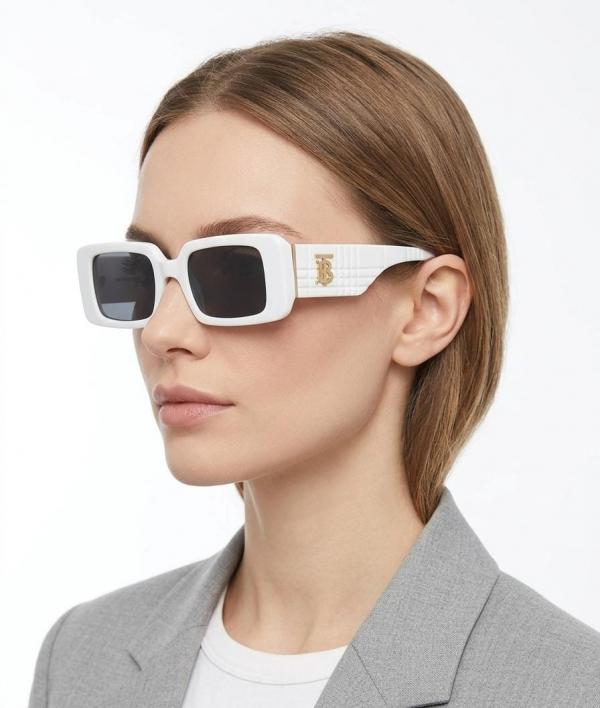 Burberry WMNS 11089 White Black