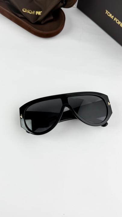 Tomford black 89181