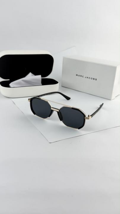 Marc Jacobs Gold Black 6008
