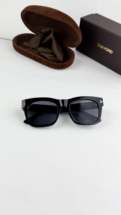 Tomford black 622