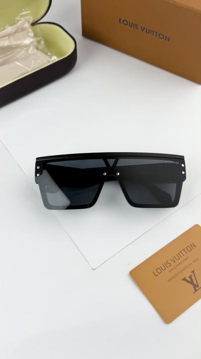 Lousi vuitton black 1583