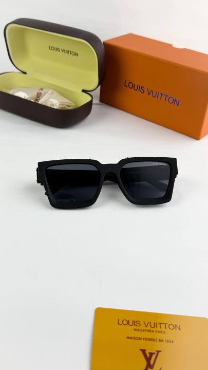Louis vuitton black 65N