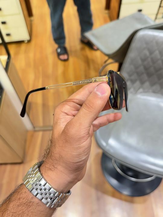 Louis vuitton 24027 gold black